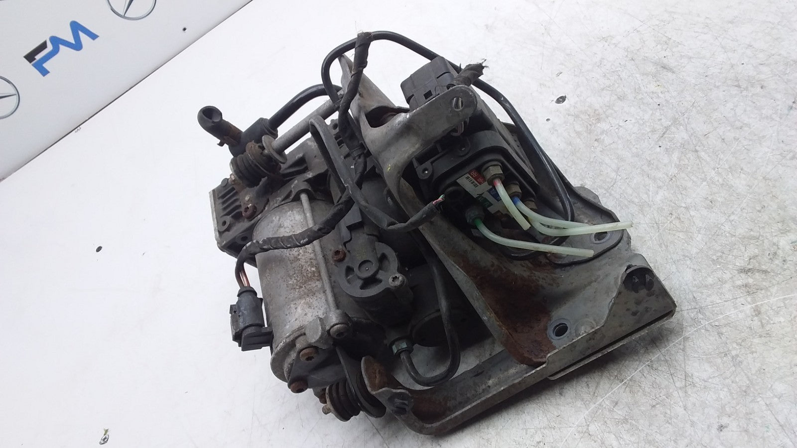 MERCEDES BENZ S-CLASS W222 AIR SUSPENSION COMPRESSOR A2223200604 FMR450