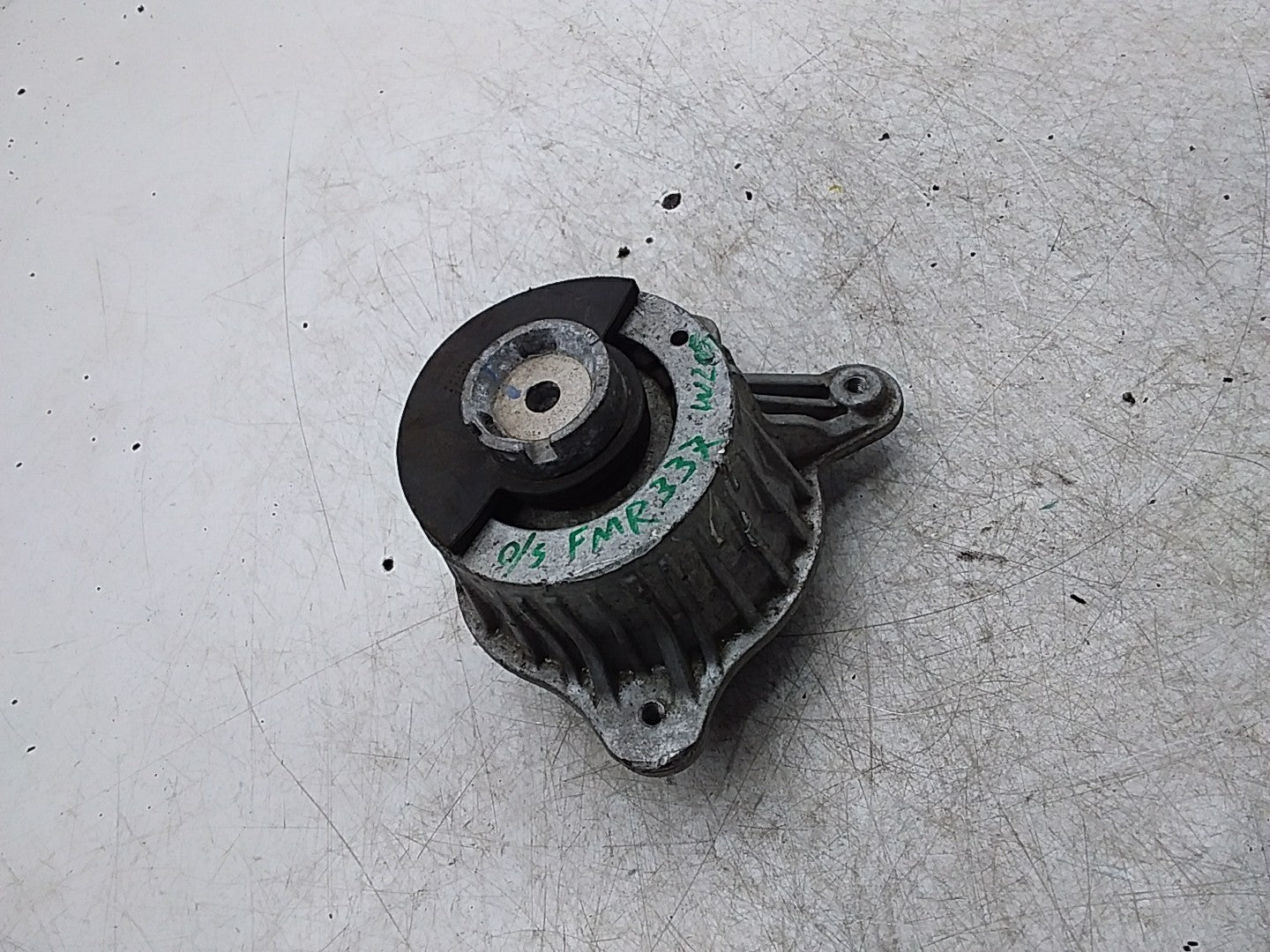 MERCEDES BENZ C-CLASS W205  ENGINE MOUNT RIGHT OS A2052407700 FMR337