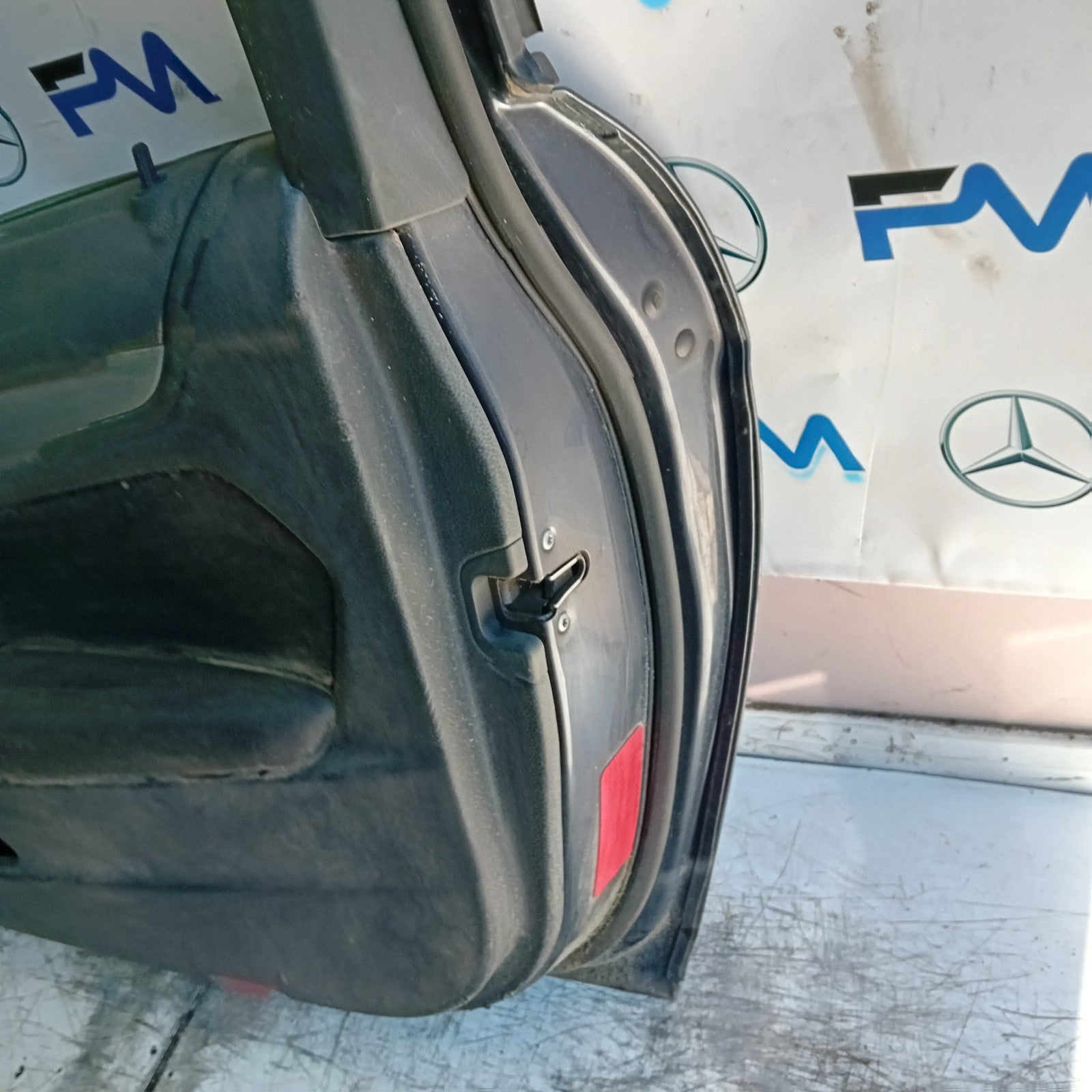 MERCEDES BENZ C-CLASS W212 DRIVER FRONT DOOR OSF 2012 GREY FMD524