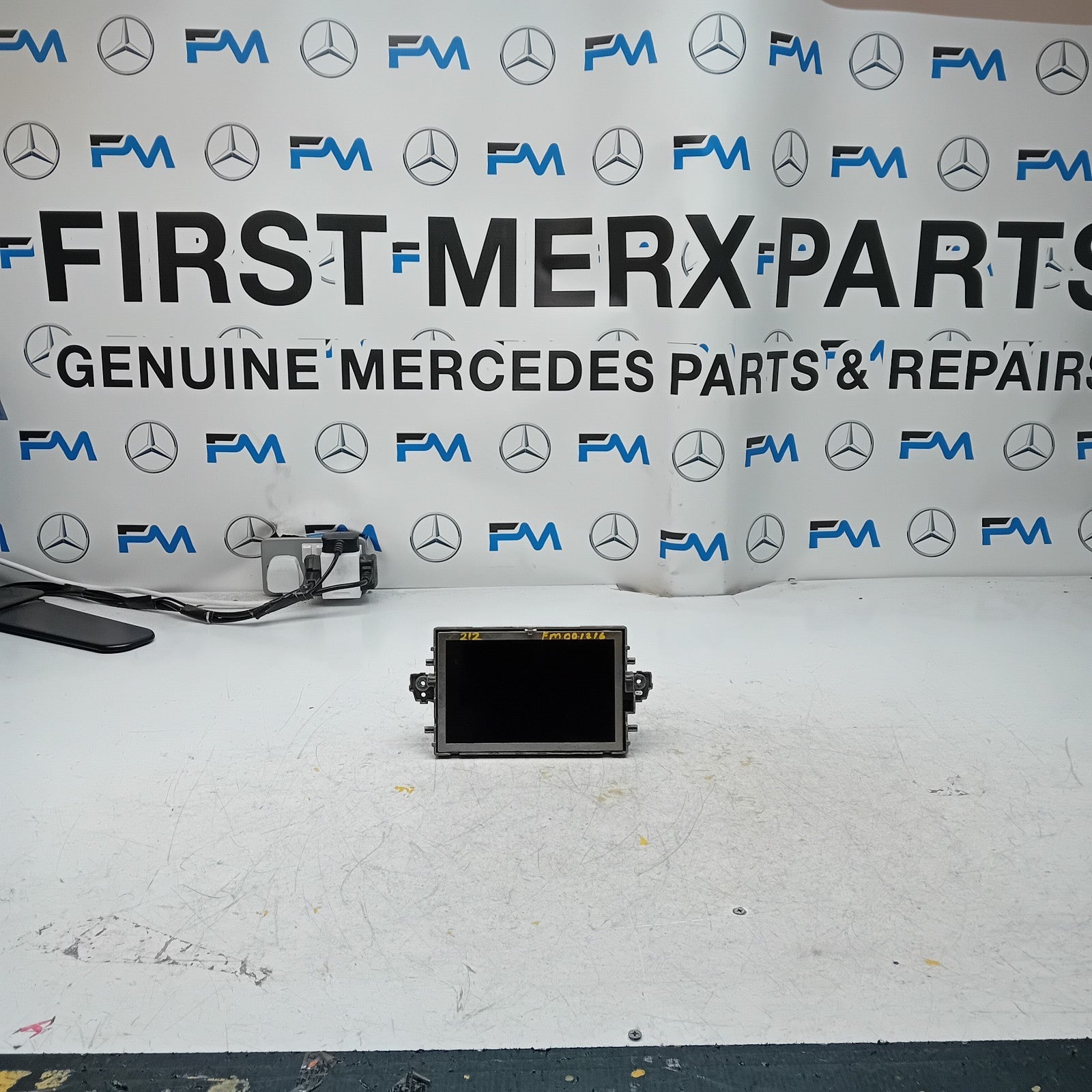 MERCEDES BENZ E-CLASS W212 SAT NAV DISPLAY SCREEN A2129002216 FM001216