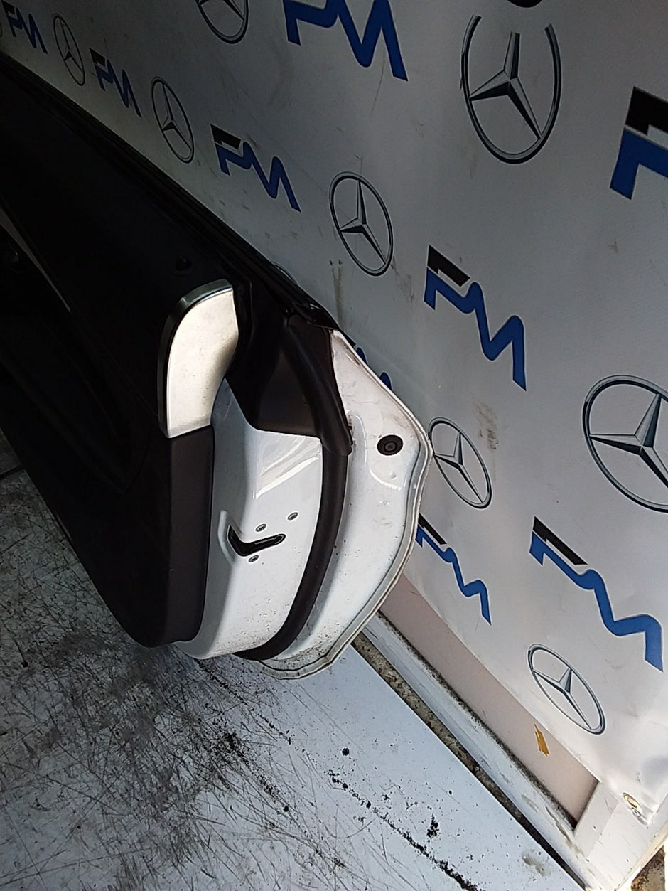 MERCEDES C-CLS C205  PASSENGER FRONT DOOR OSF WHITE 2016 ONWARDS COMPLETE FMD614