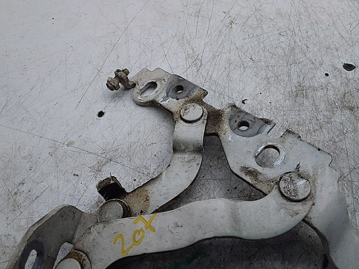 MERCEDES E-CLS W207 FRONT RIGHT BONNET HINGE A2048800228 FMR255