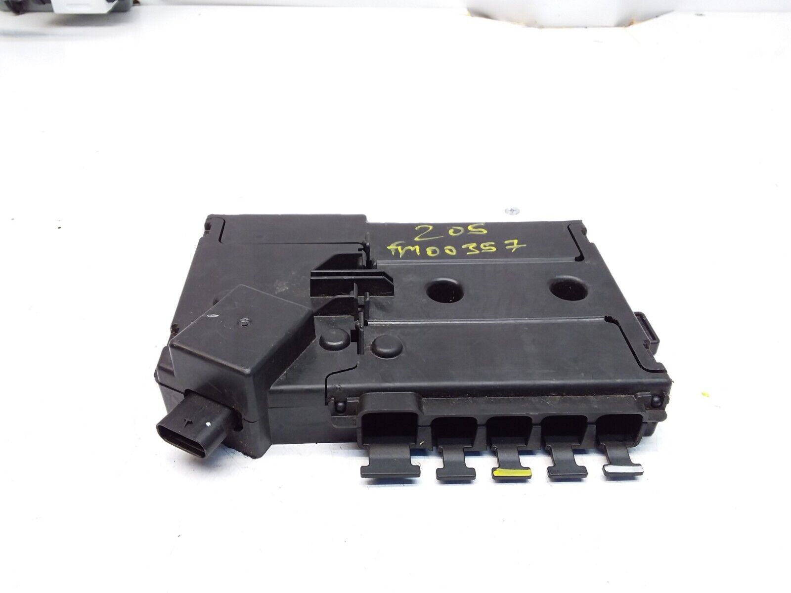 Mercedes C-Class W205 Front Inboard Fuxebox Module Unit A2055402850 FM00357
