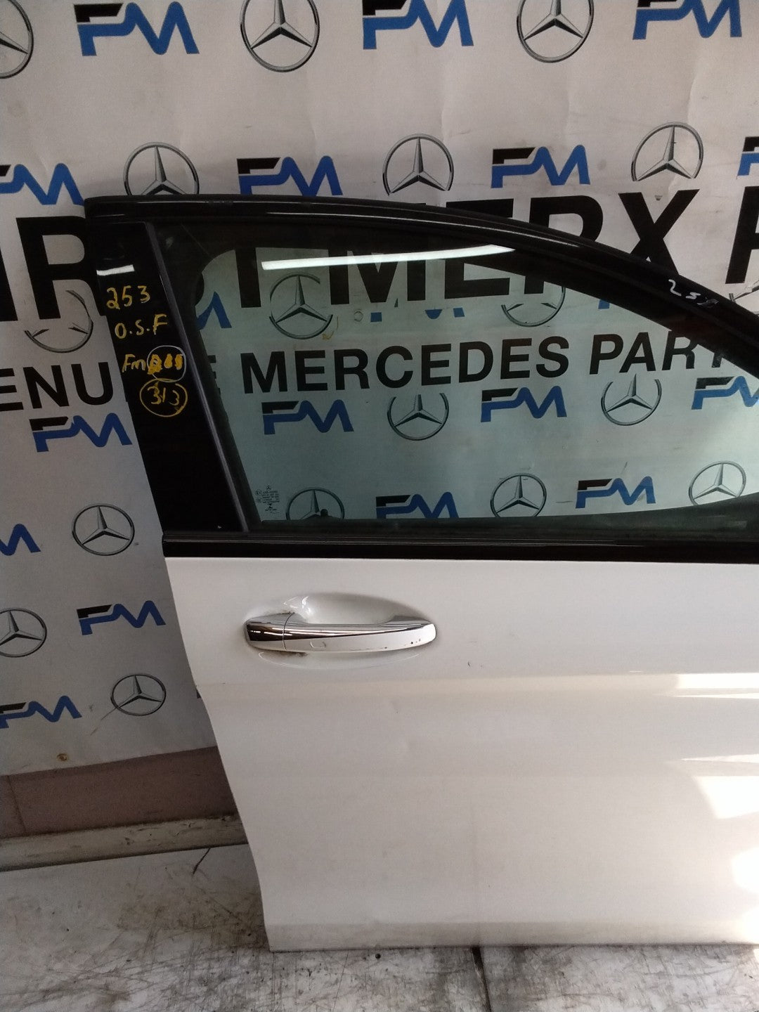 MERCEDES BENZ GLC W253  DRIVER FRONT DOOR OSF WHITE 2016-2023 COMPLETE FMD313