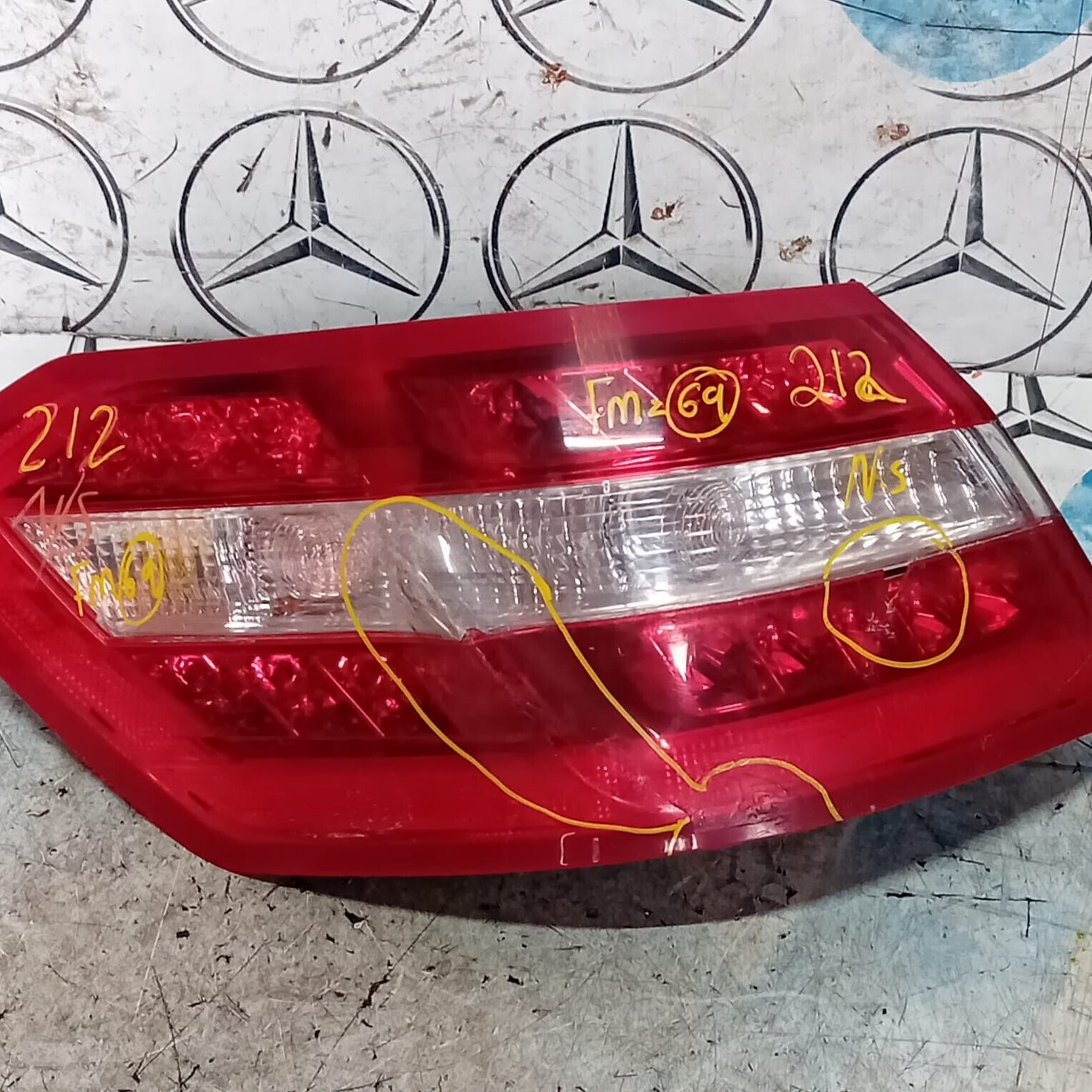 MERCEDES E CLASS W212 SALOON  REAR  PASSENGER SIDE ( NEAR SIDE )  TAIL LIGHT