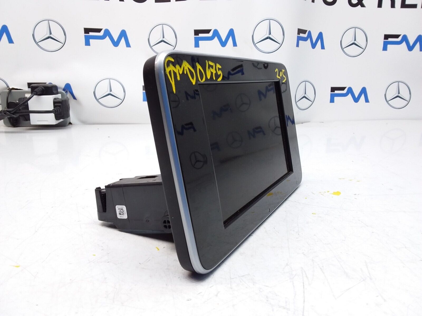 MERCEDES C-CLASS W205 2016 SAT NAV MULTIMEDIA SCREEN A2059004113 FM00675