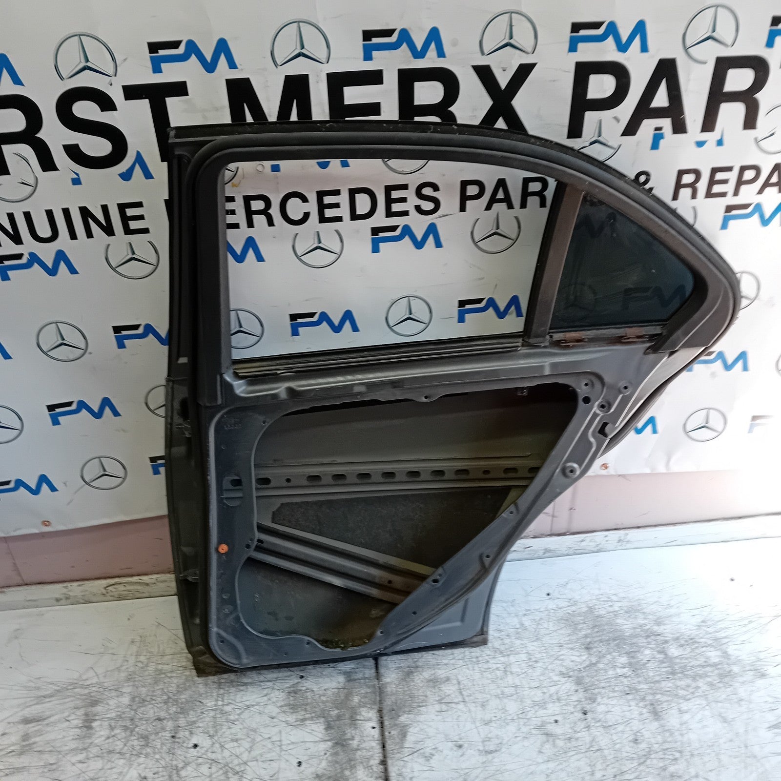 MERCEDES BENZ  BENZ C-CLASS W204 DRIVER REAR DOOR OSR 2012 GREY FMD526