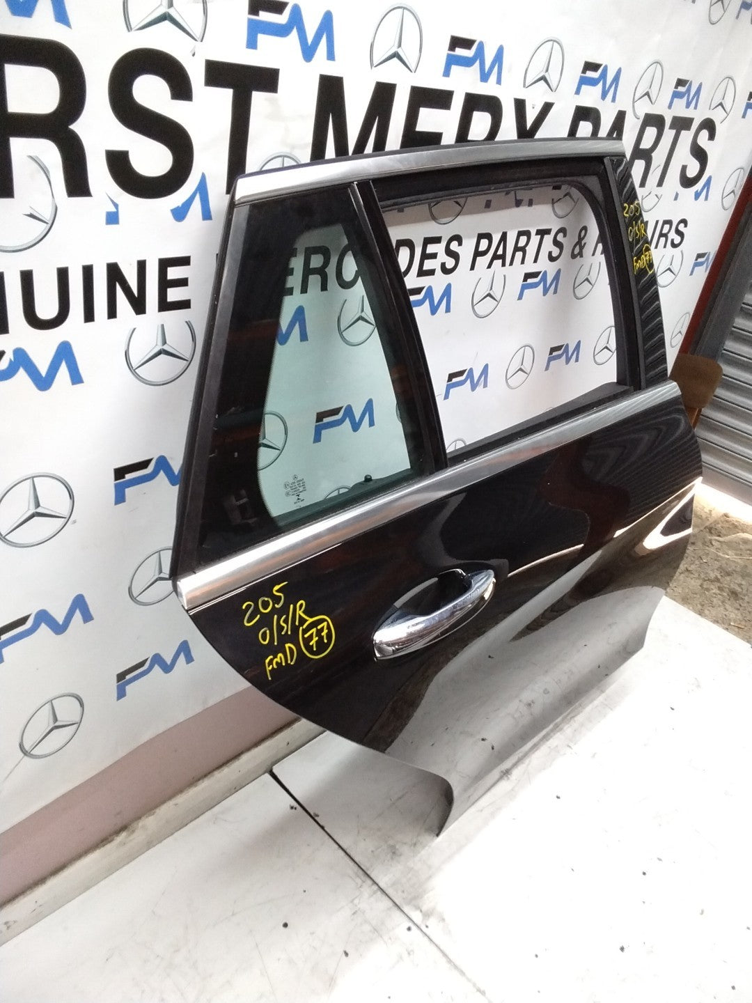MERCEDES BENZ C-CLASS W205 DRIVER SIDE REAR DOOR O/S/R COMPLETE BLACK FMD77