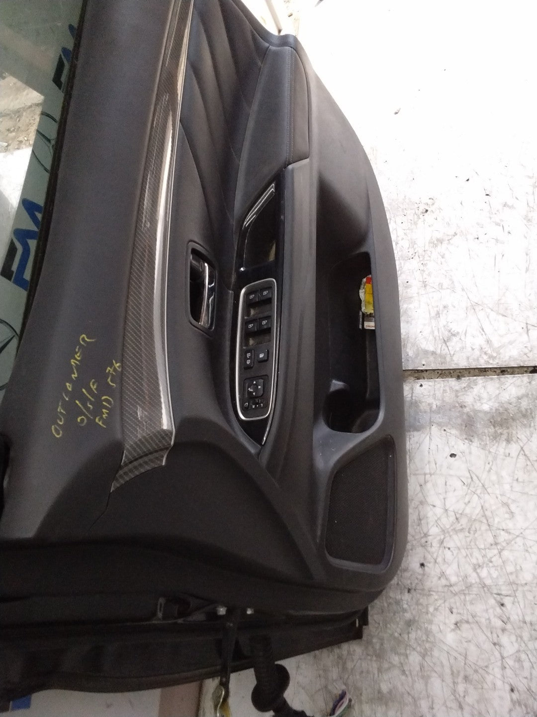 MITSUBISHI OUTLANDER DRIVER FRONT DOOR OSF BLACK  COMPLETE FMD576