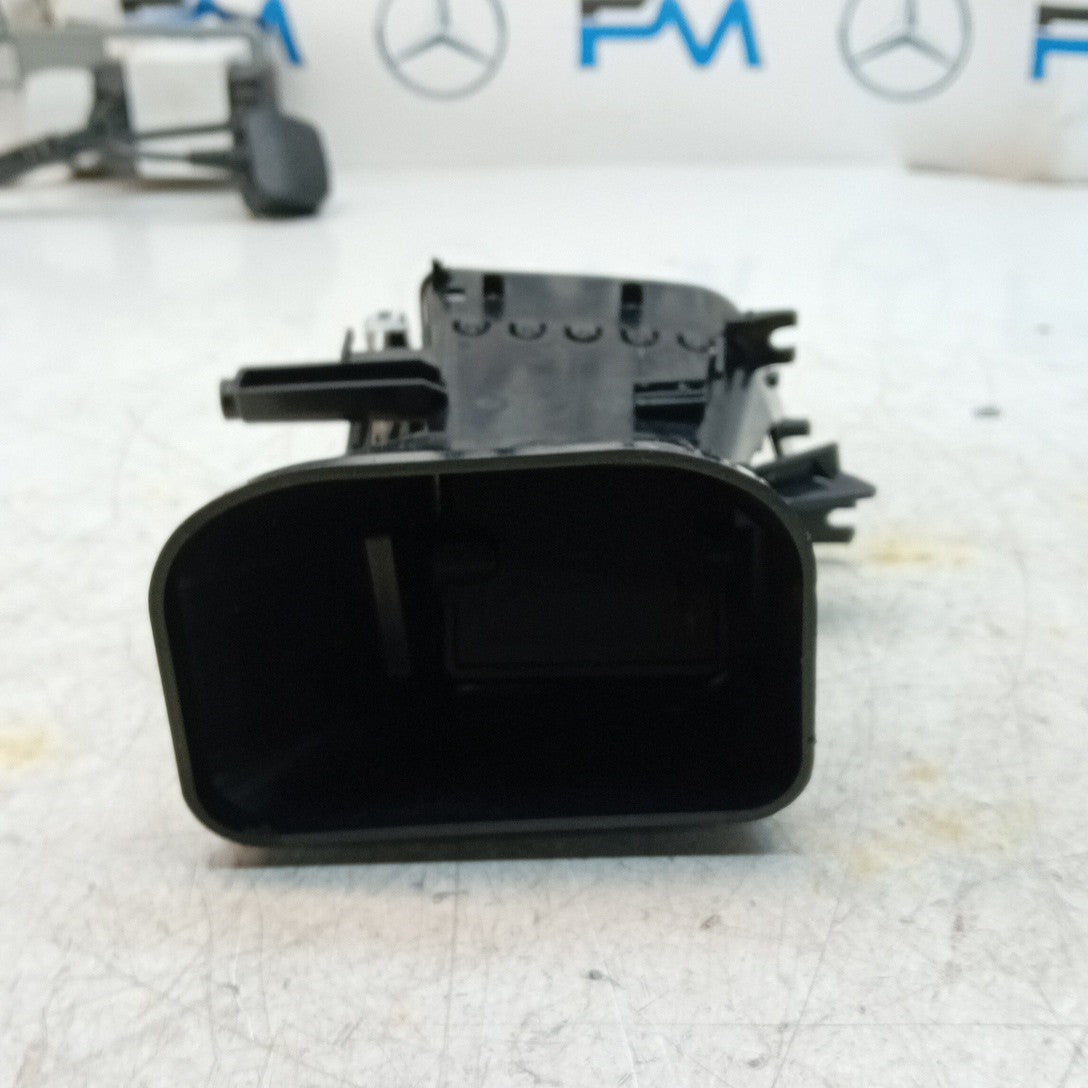 MERCEDES BENZ  E-CLASS W212 DASHBOARD  AIR VENT 2016 ON A21268303154 FM001544