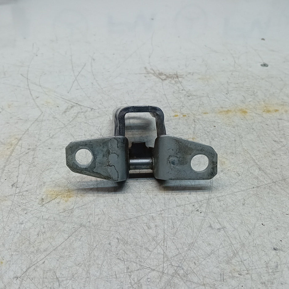 MITSUBISHI OUTLANDER MK3  FRONT DOOR HINGE PANEL E1 A046834 FM001644