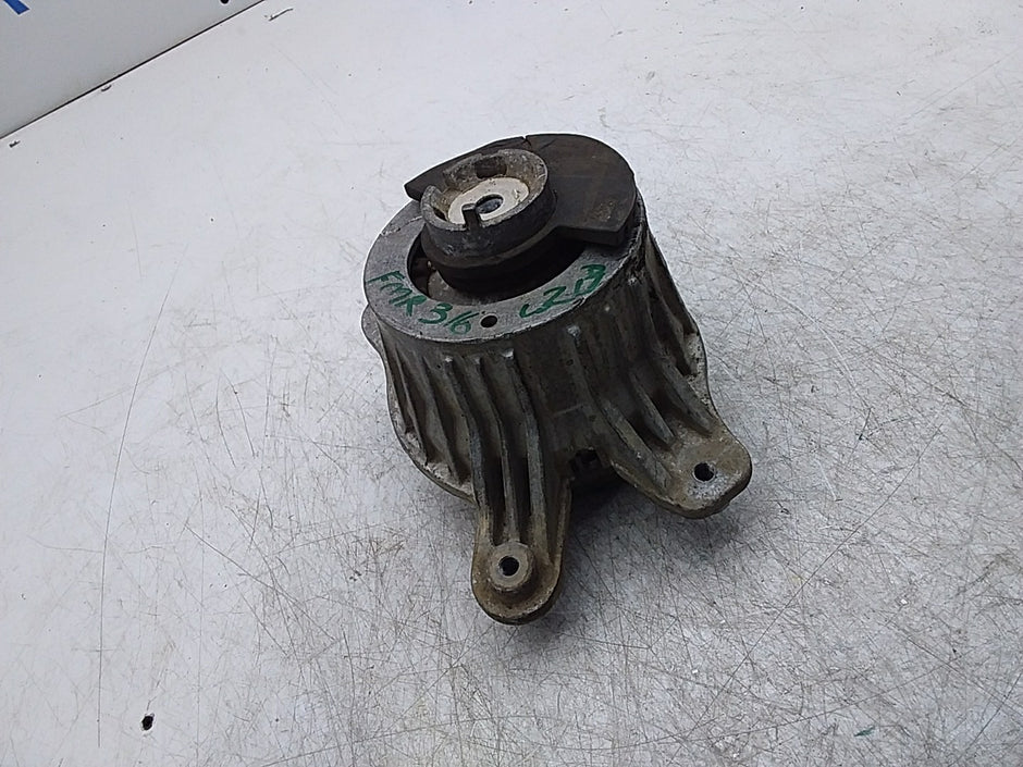 MERCEDES BENZ  E-CLASS W213  ENGINE MOUNT RIGHT A2132400600 FMR316