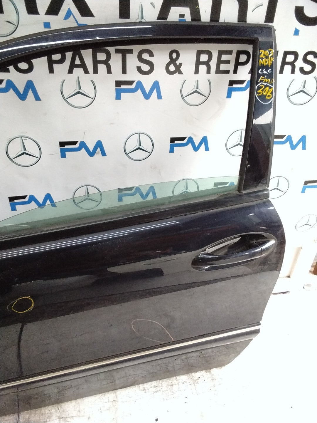 MERCEDES C-CLASS W203  PASSENGER FRONT DOOR NSF BLACK 2001-2004 COMPLETE FMD306