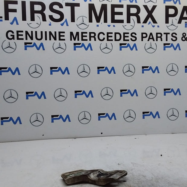 MERCEDES  C-CLASS W205 FRONT RIGHT SUBFRAME MOUNTING BRACKET A2053230240 FMR429