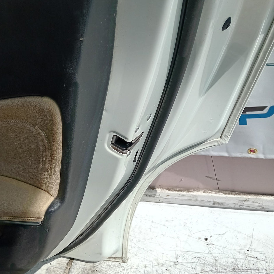 MEECEDES GLA X156 DRIVER SIDE REAR DOOR OSR 2014-19 WHITE COMPLETE FMD282