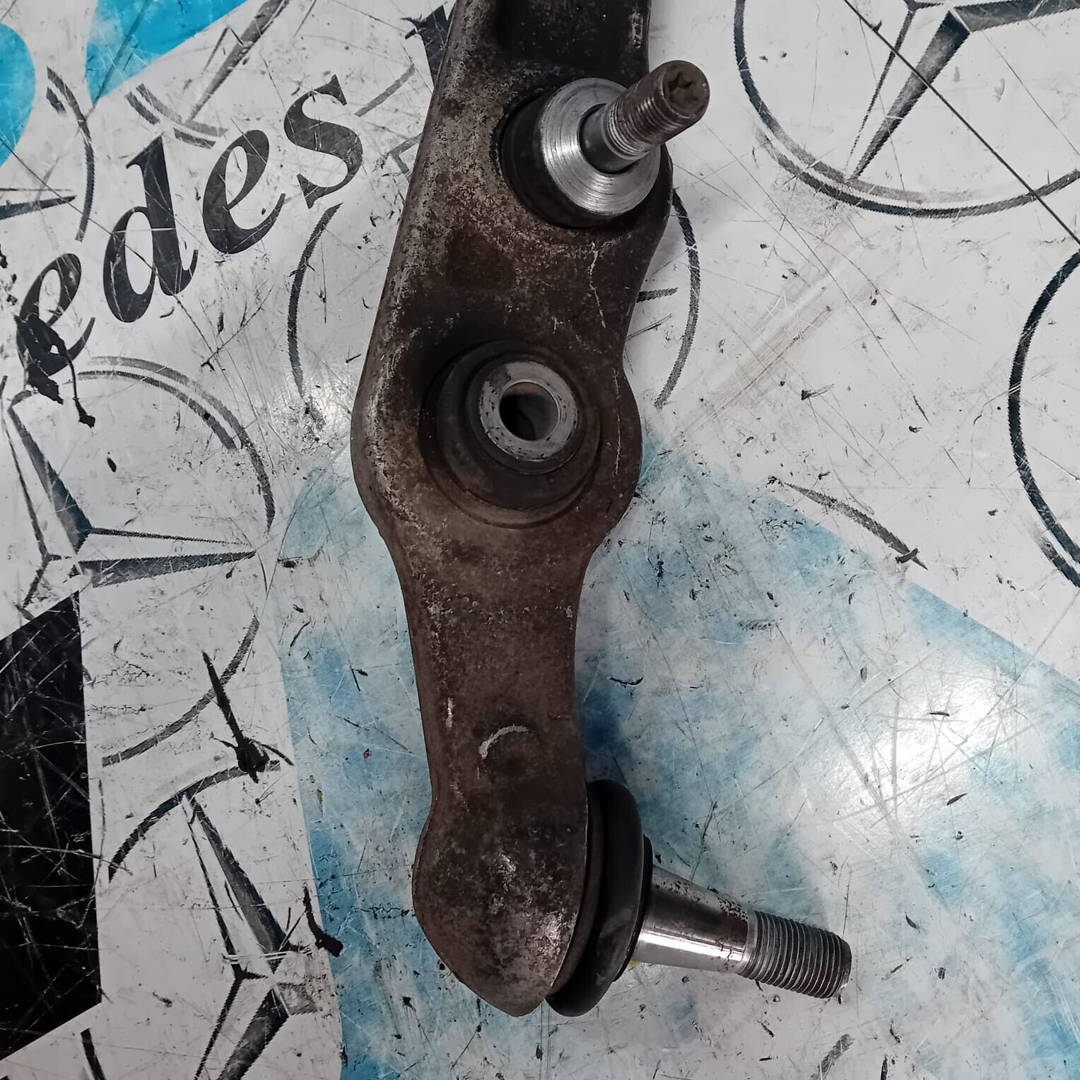 MERCEDES BENZ C-CLASS W205  DRIVER SIDE FRONT LOWER CONTROL ARM  205 14 RE