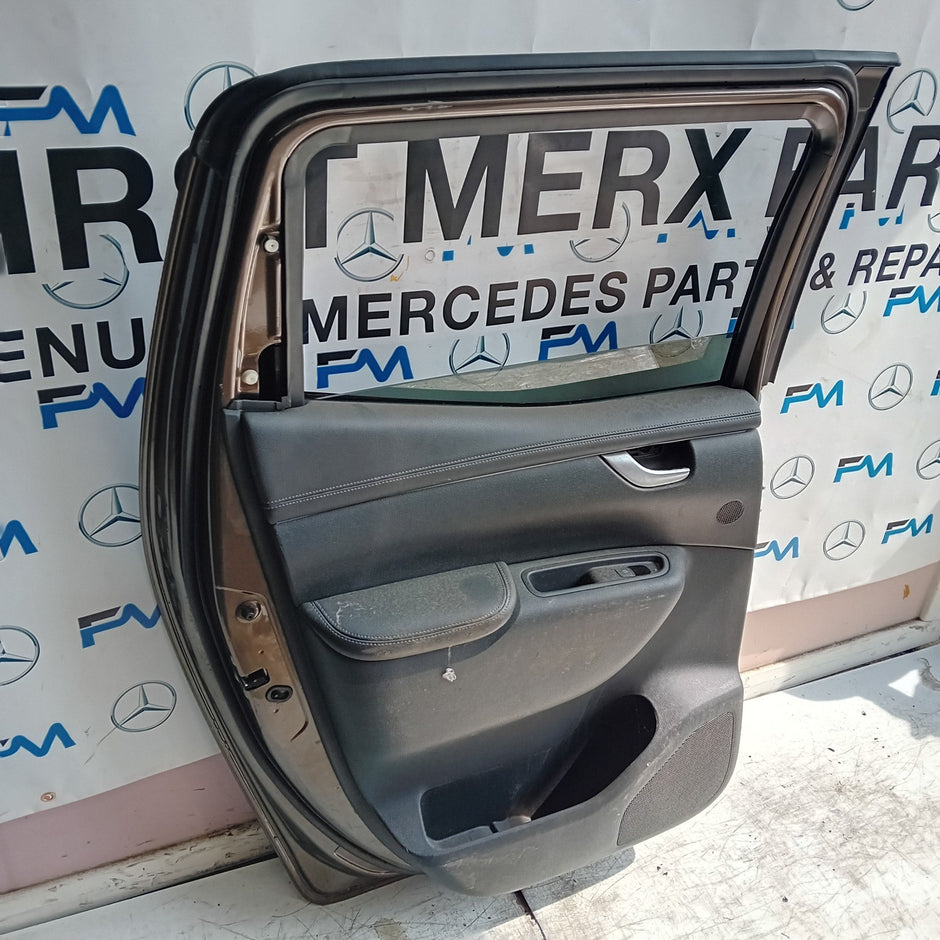 MEECEDES X-CLASS W470 PASSENGER SIDE REAR DOOR NSR 2017-20 BROWN COMPLETE FMD283