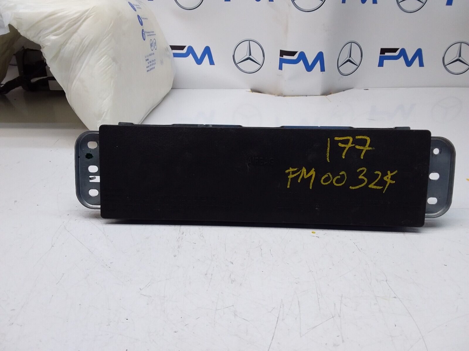 2018 MERCEDES BENZ A-CLASS W177 DRIVER SIDE KNEE AIRBAG A1778600102 FM00324