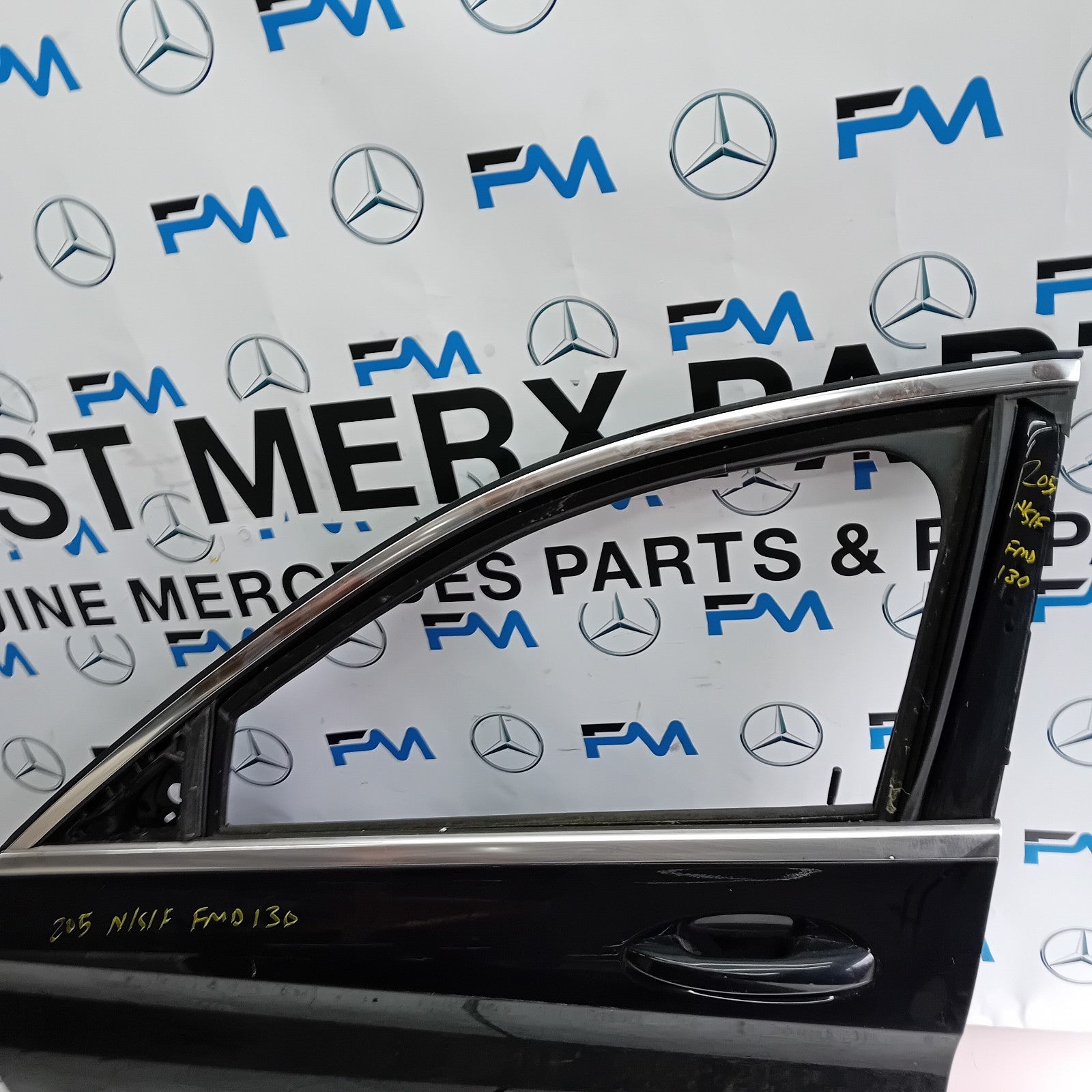 MERCEDES BENZ C-CLASS W205 PASSENGER SIDE FRONT DOOR N/S/F  BLACK FMD130