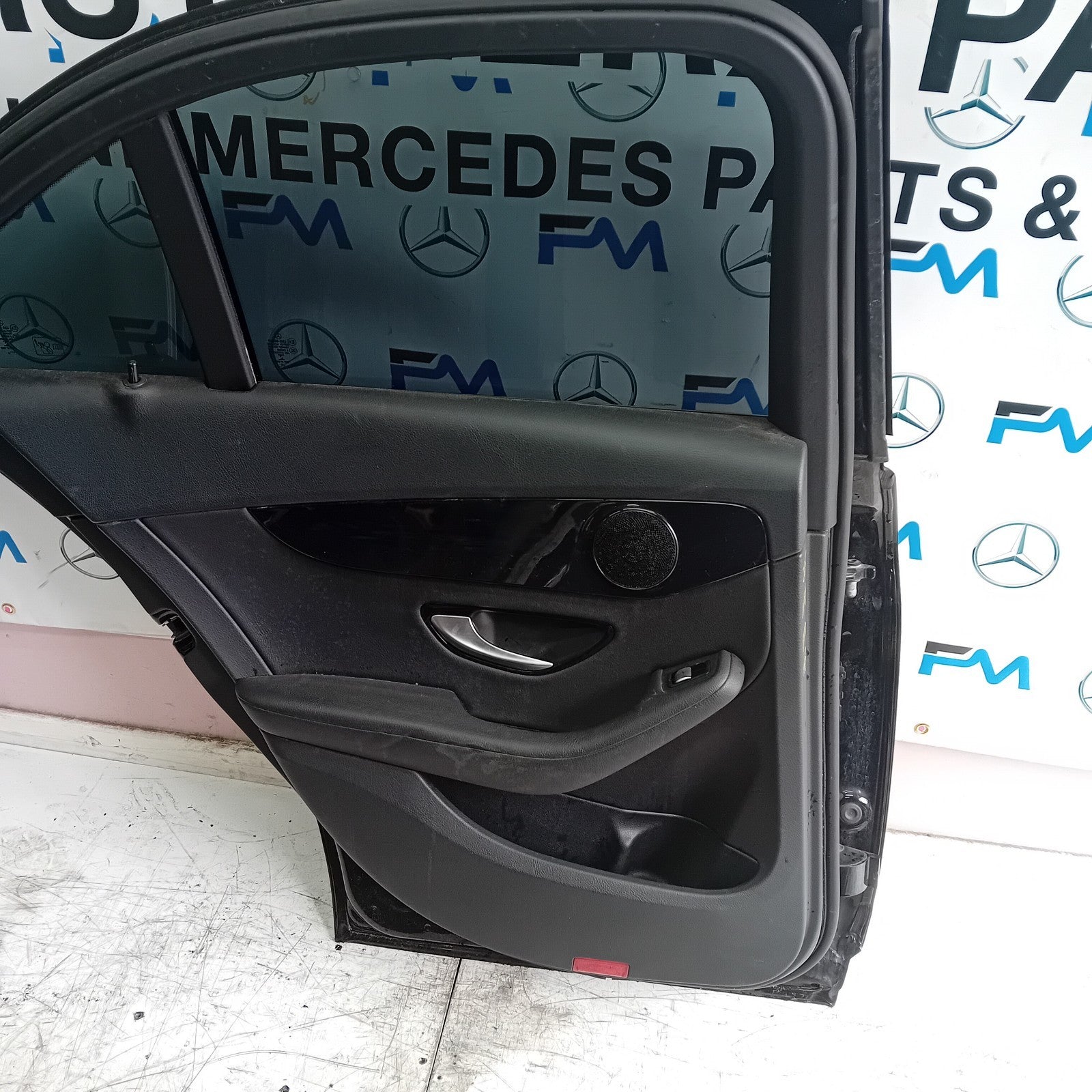 MERCEDES BENZ C-CLASS W205 PASSENGER SIDE REAR DOOR N/S/R BLACK COMPLETE FMD143