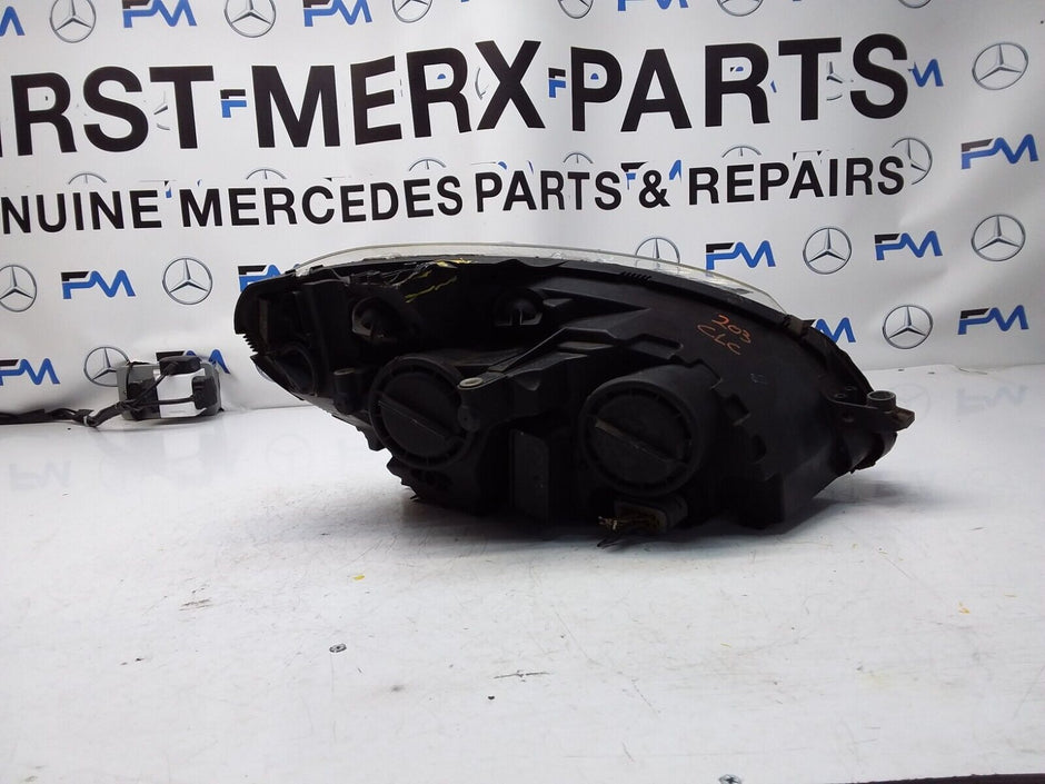 2008 ONWARDS MERCEDES C CLASS W204 HEADLIGHT PRE FACELIFT PASSENGER NS FMH104