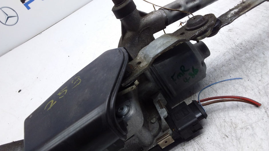 MERCEDES BENZ GLC W253 WINDSCREEN WIPER LINKAGE MOTOR   A2538205600 FMR436
