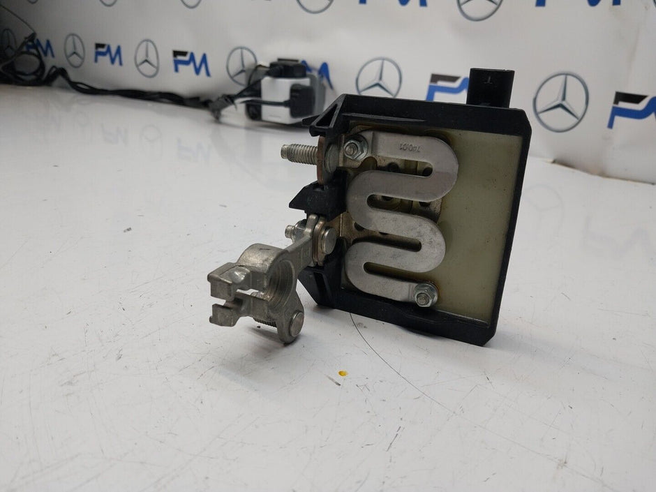 Mercedes W213 W205 W218 W238 W253 Negative Battery Tray Clamp A0009061505FM00253