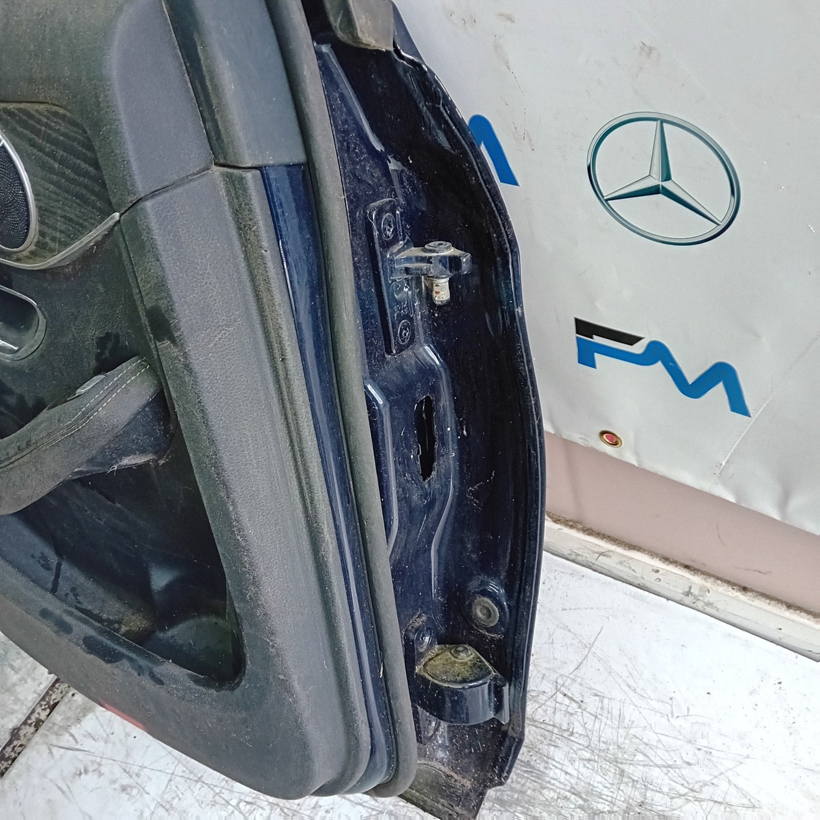 MEECEDS C-CLASS S205 EST PASSENGER REAR DOOR NSR BLUE 2014 ON COMPLETE FMD391