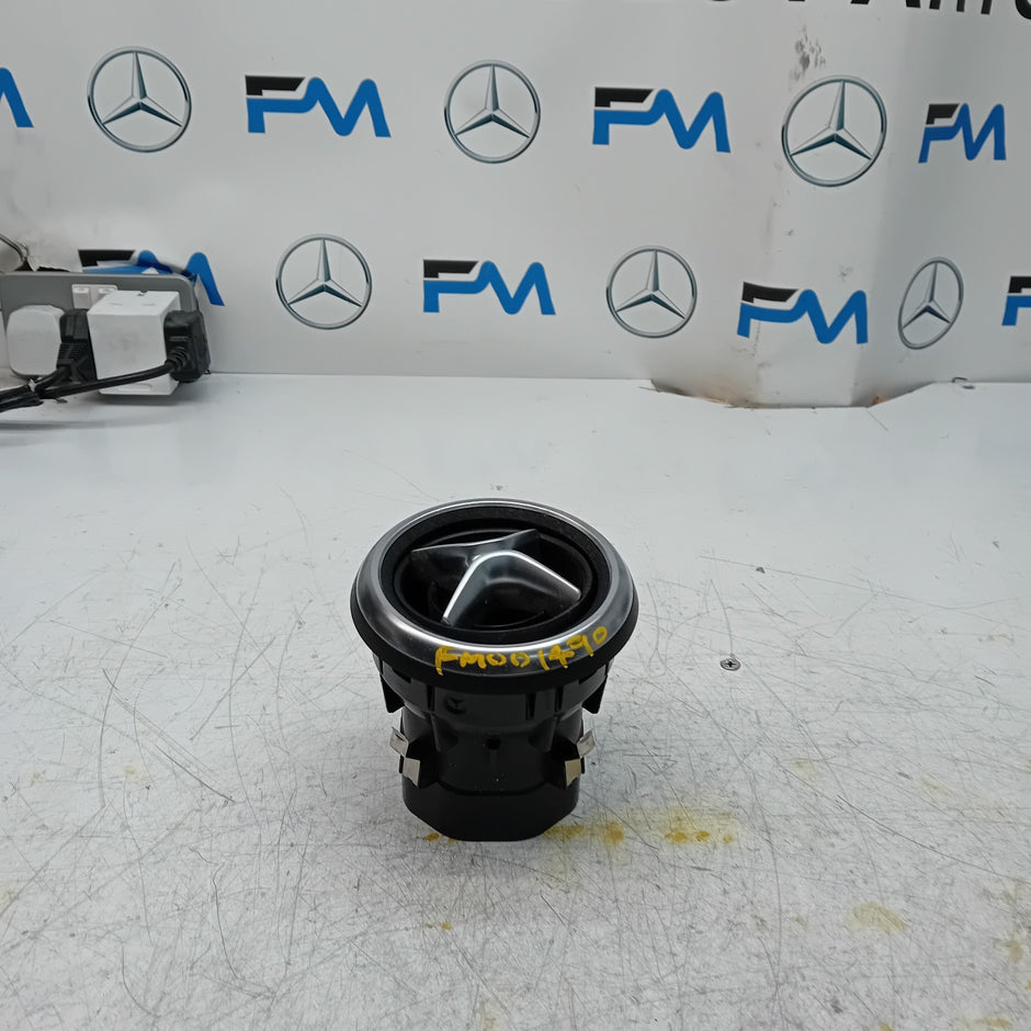 MERCEDES BENZ A-CLASS W176 DASHBOARD AIR VENT 2015 A1768300354 FM001490