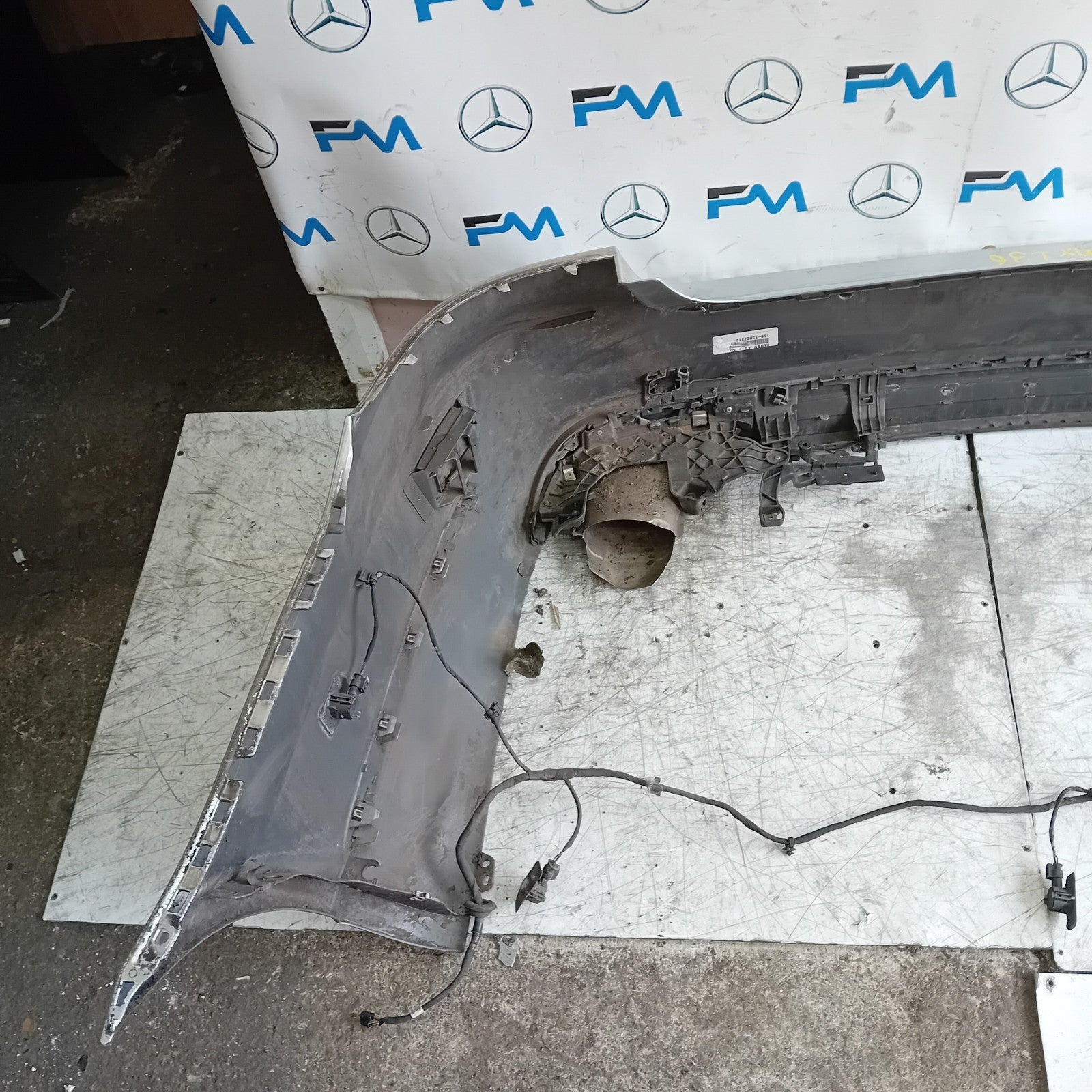 MERCEDES BENZ E-CLASS W212 SE SPORT REAR BUMPER SILVER 2014 ON FMX136