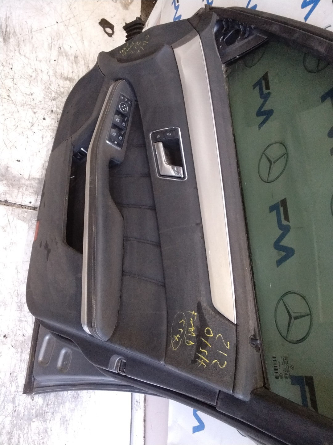 MERCEDES E-CLASS W212  DRIVER FRONT DOOR OSF GREY 2009-16 COMPLETE FMD554