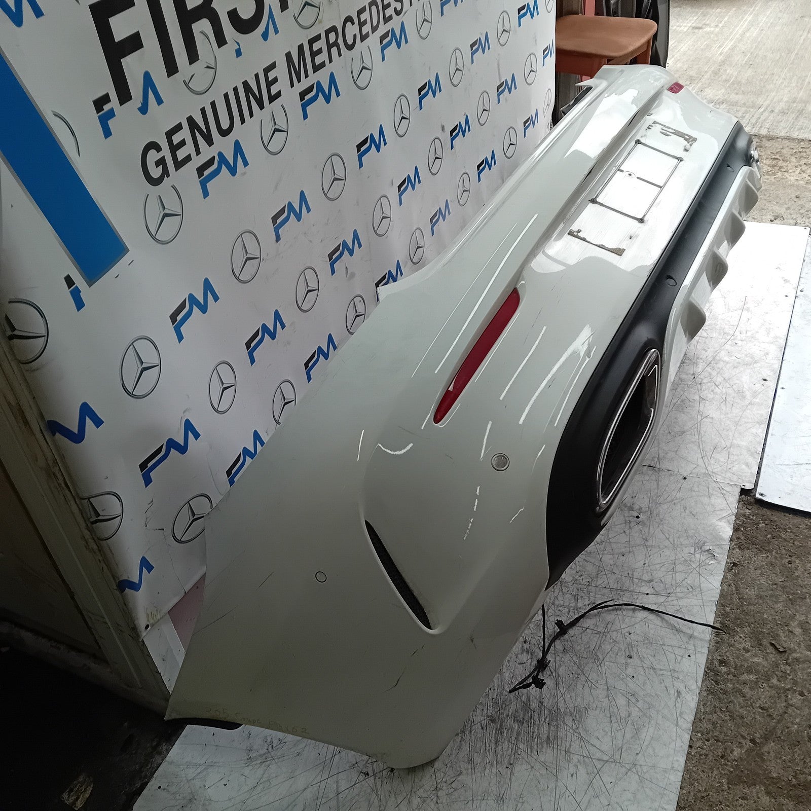 MERCEDES BENZ C-CLASS W205 COUPE REAR BUMPER 2015 WHITE COMPLETE FMX62