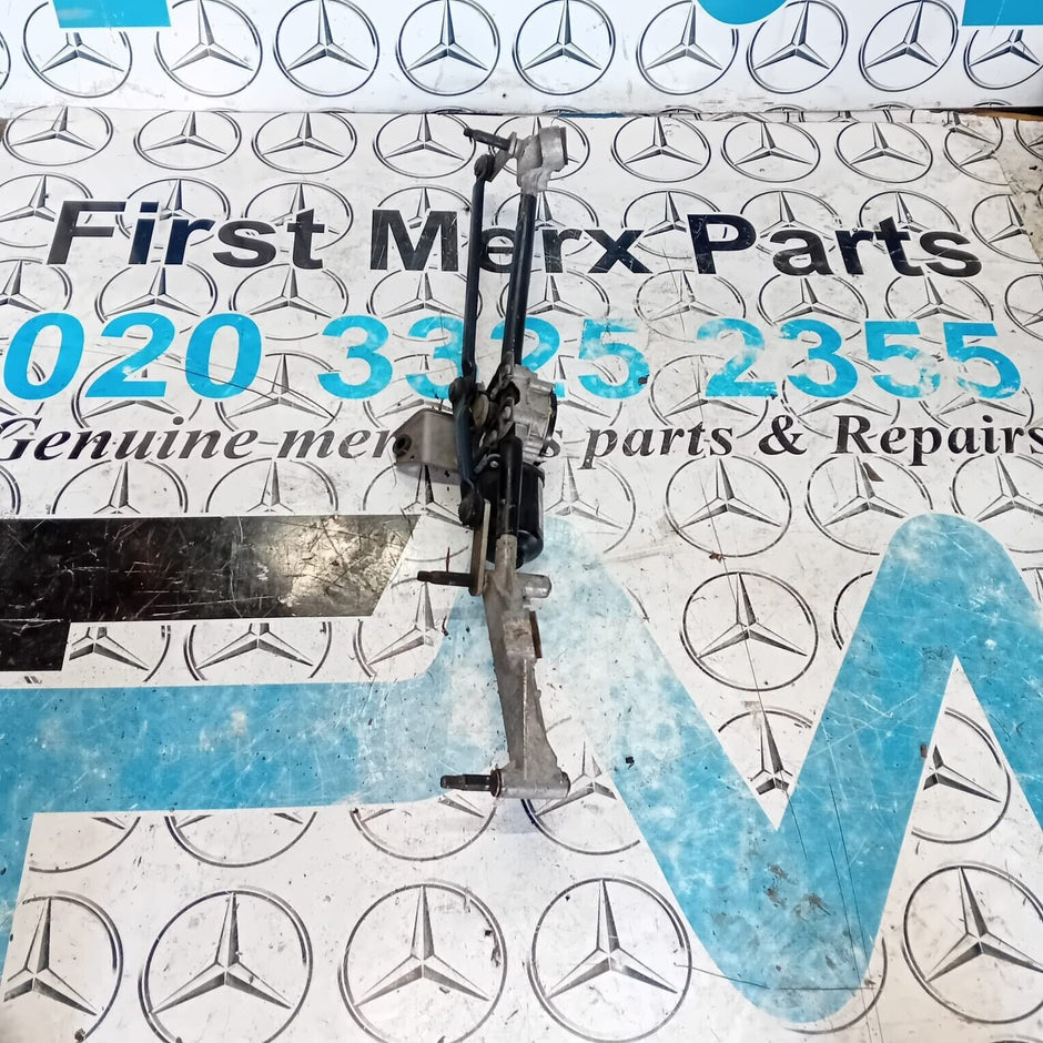 MERCEDES BENZ A CLASS W176 WINDSCREEN WIPER MOTOR & LINKAGE A1769061900