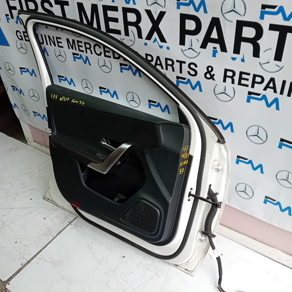 MERCEDES C-CLASS W177 PASSENGER SIDE FRONT DOOR N/S/F COMPLETE WHITE FMD37