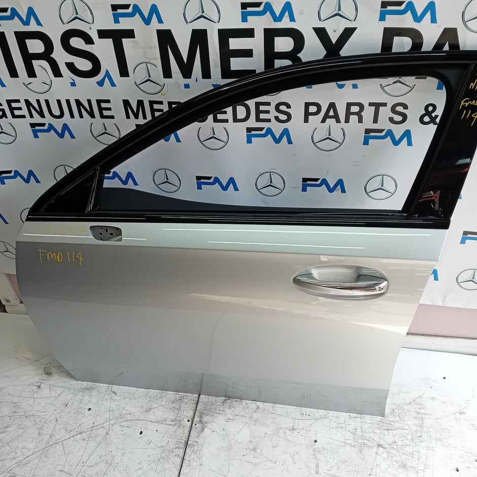 MERCEDES  A-CLASS W177 PASSENGE SIDE FRONT DOOR N/S/F COMPLETE SILVER FMD114