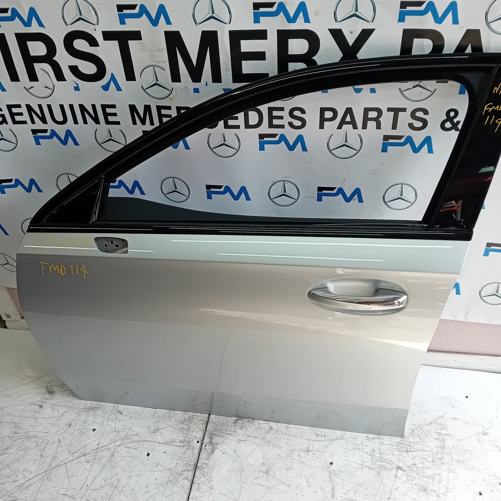 MERCEDES  A-CLASS W177 PASSENGE SIDE FRONT DOOR N/S/F COMPLETE SILVER FMD114