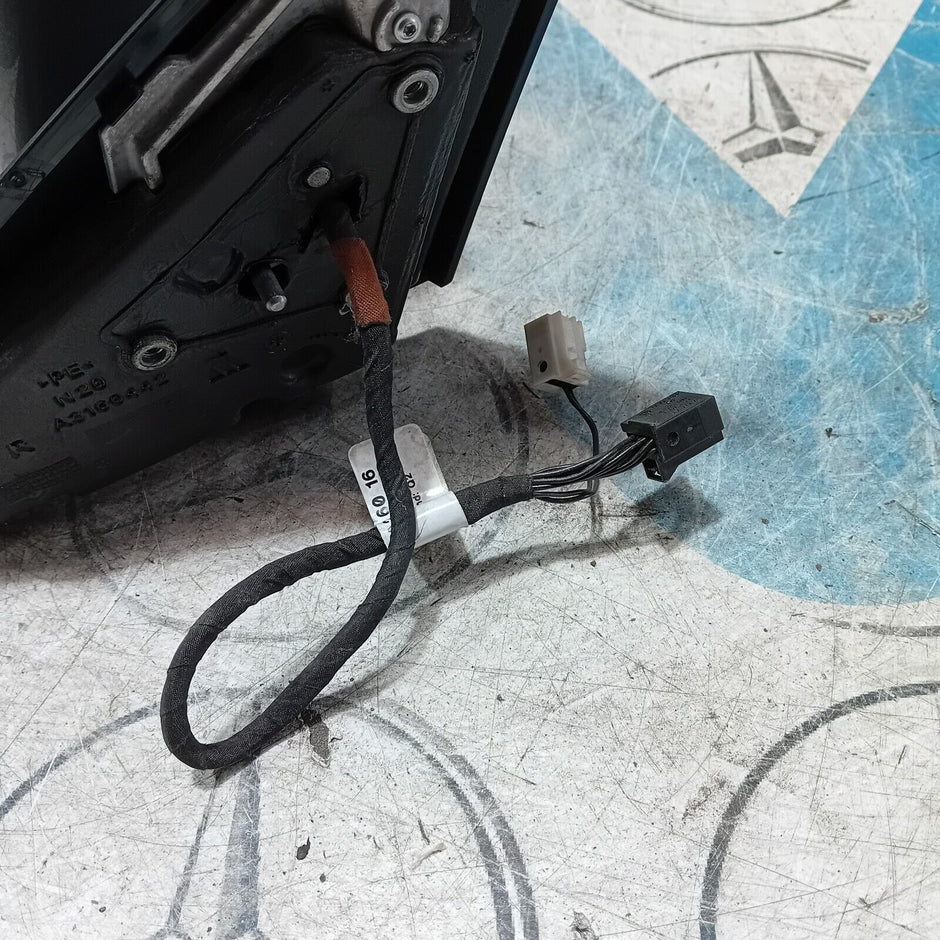 2008 MERCEDES C CLASS W204 DRIVER SIDE ELECTRIC WING MIRROR A2048106016