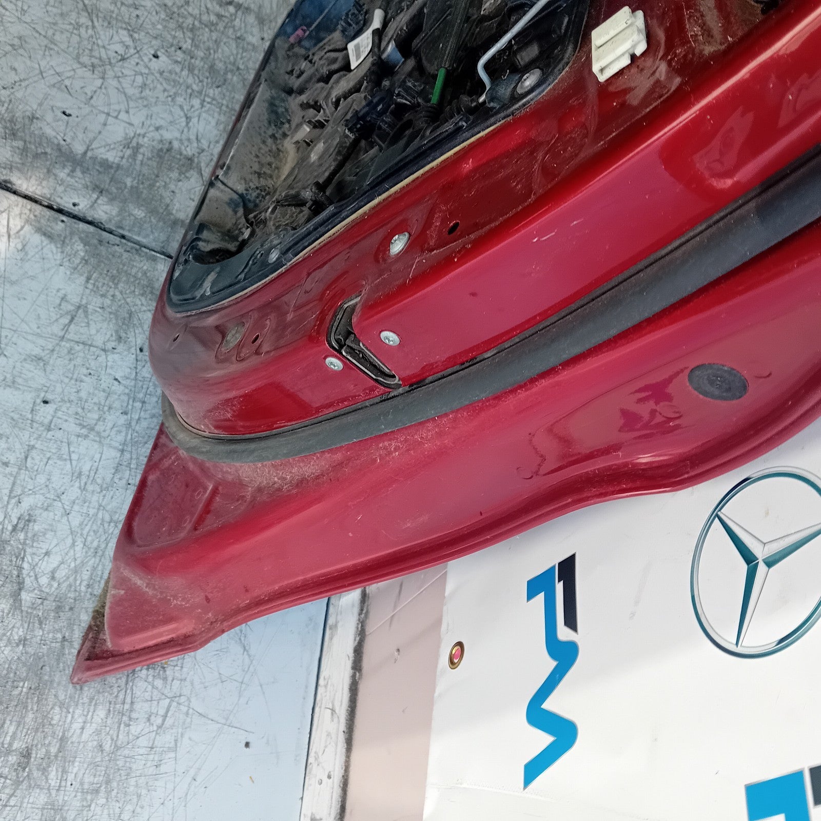 MERCEDES C-CLASS W205 DRIVER FRONT DOOR OSF 2014 RED  FMD508