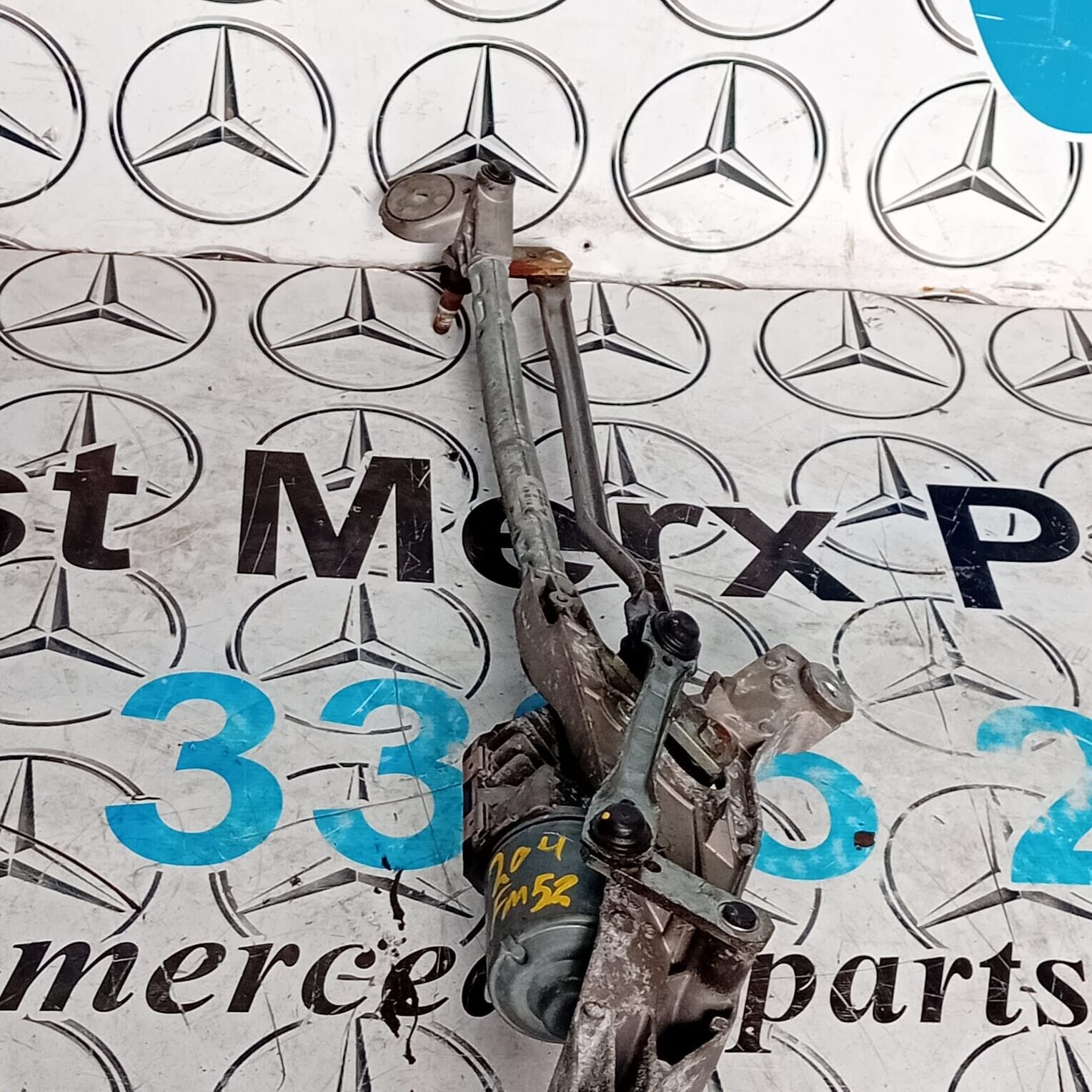 MERCEDES BENZ C-CLASS W204 FRONT WIPER MOTOR AND LINKAGE A2048201140