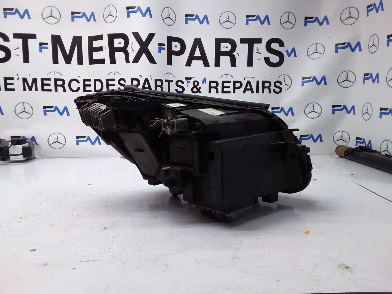 2017 MERCEDES C CLASS W205 HEADLIGHT FACELIFT PASSENGER NS A2059069404 FMH100