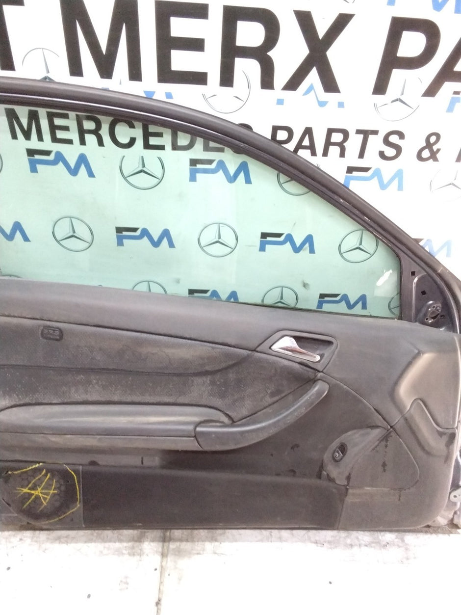 MERCEDES C-CLASS W203 PASSENGER FRONT NSF BLACK 2001-2004 COMPLETE FMD318