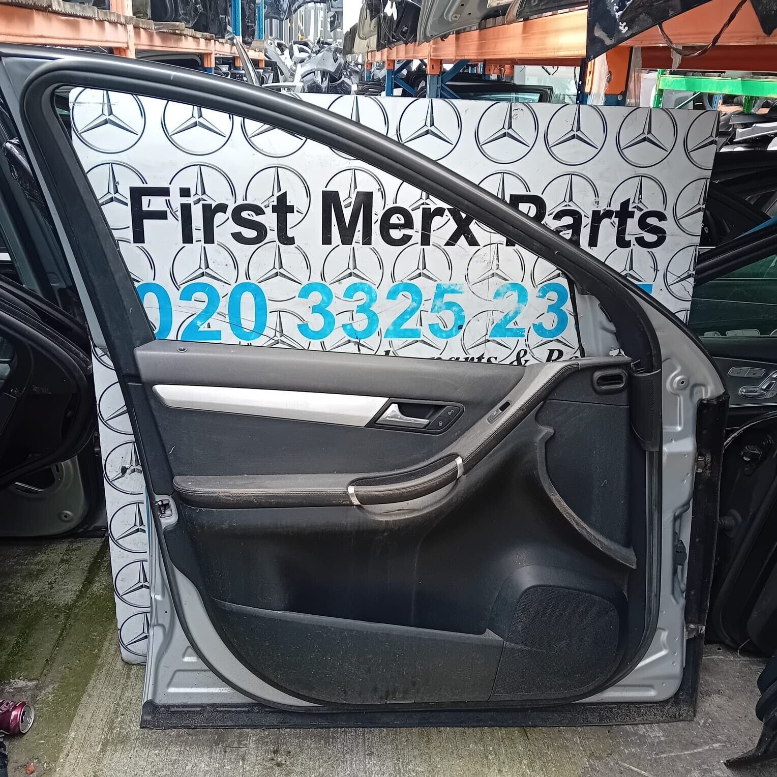 MERCEDES BENZ R-CLASS W251 PASSENGER SIDE FRONT DOOR ( NEAR SIDE FRONT )