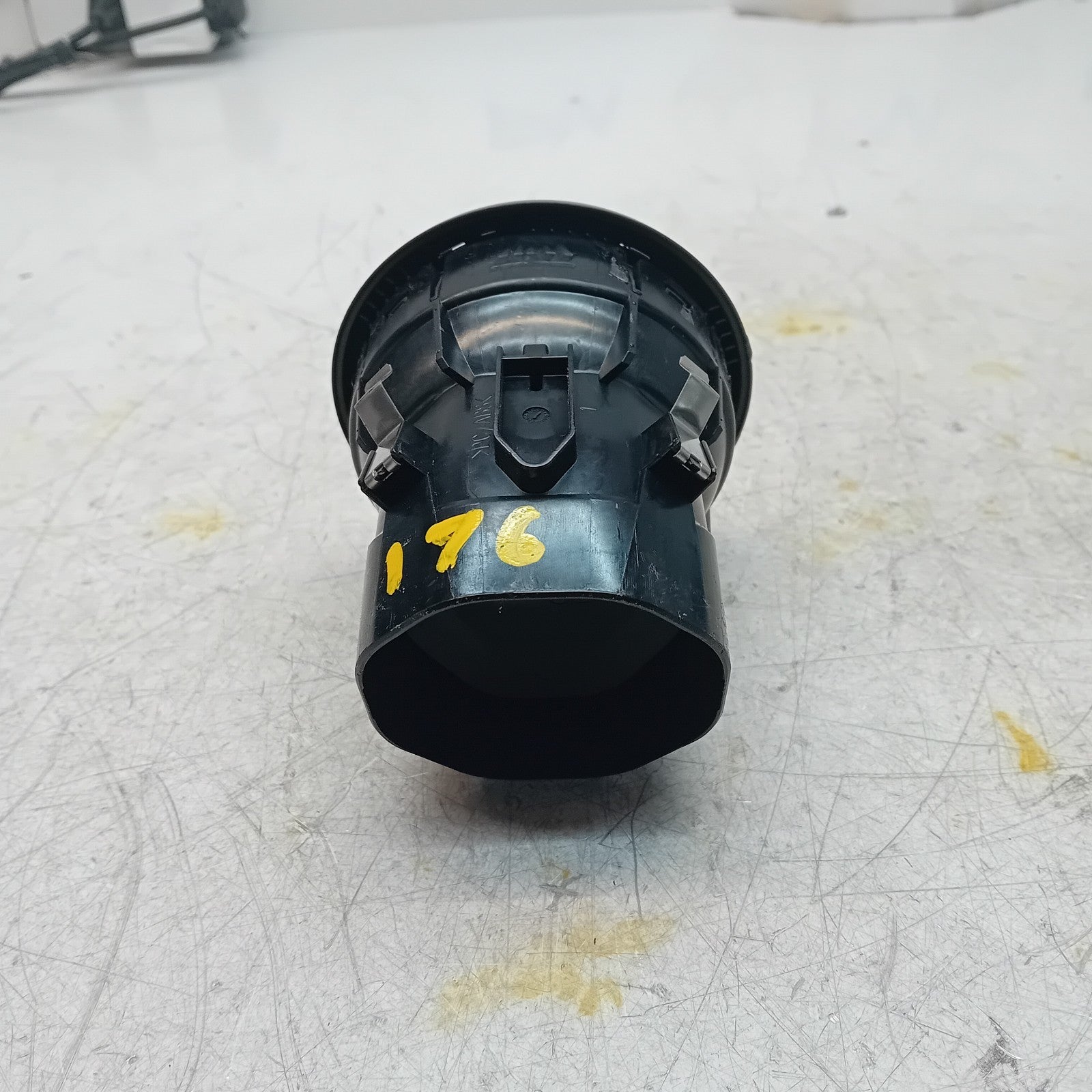 MERCEDES BENZ A-CLASS W176 DASHBOARD AIR VENT 2015 A1768300354 FM001510