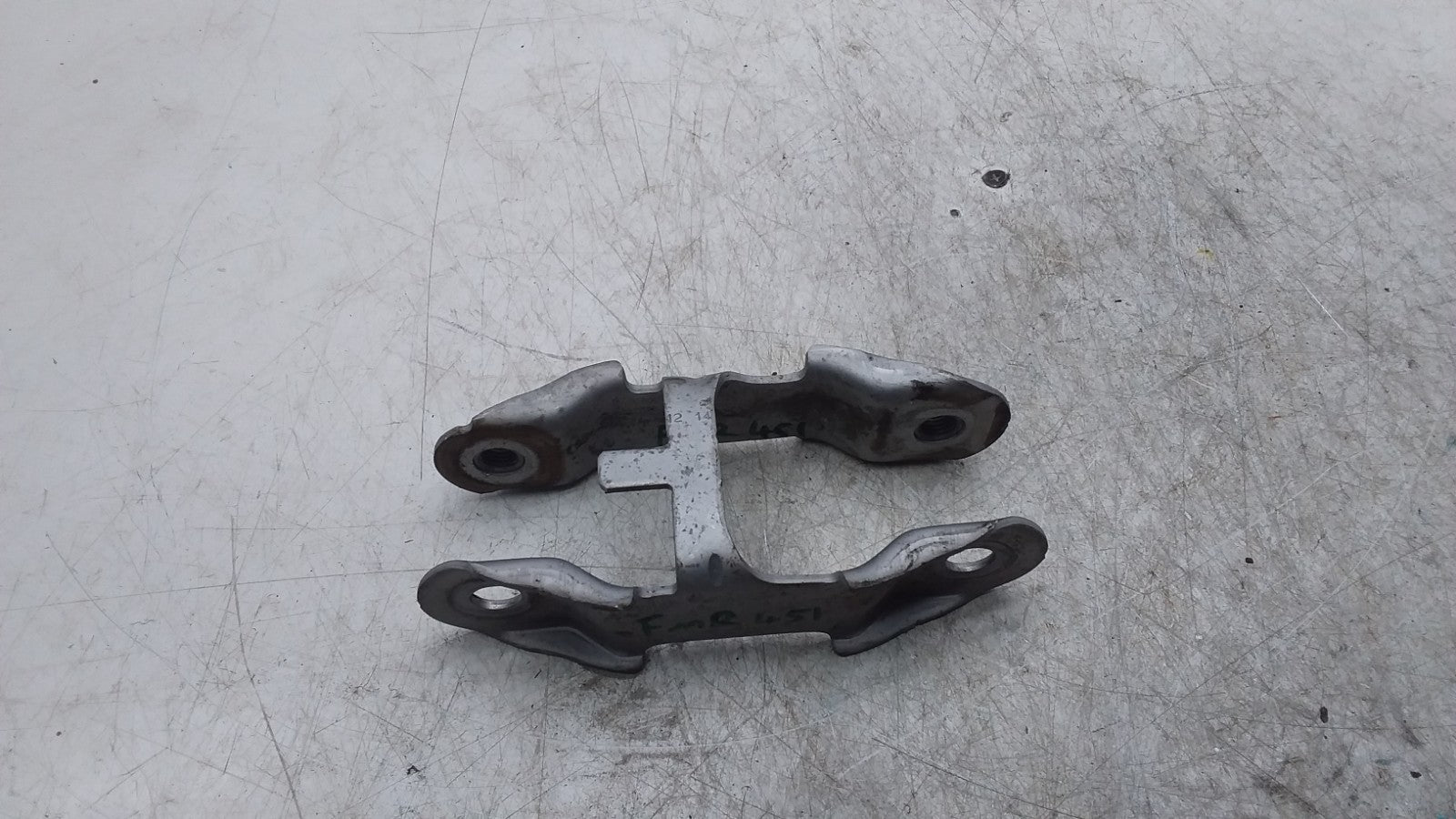 MERCEDES BENZ B-CLASS W246 ENGINE MOUNT BRACKET A2462400809 FMR451