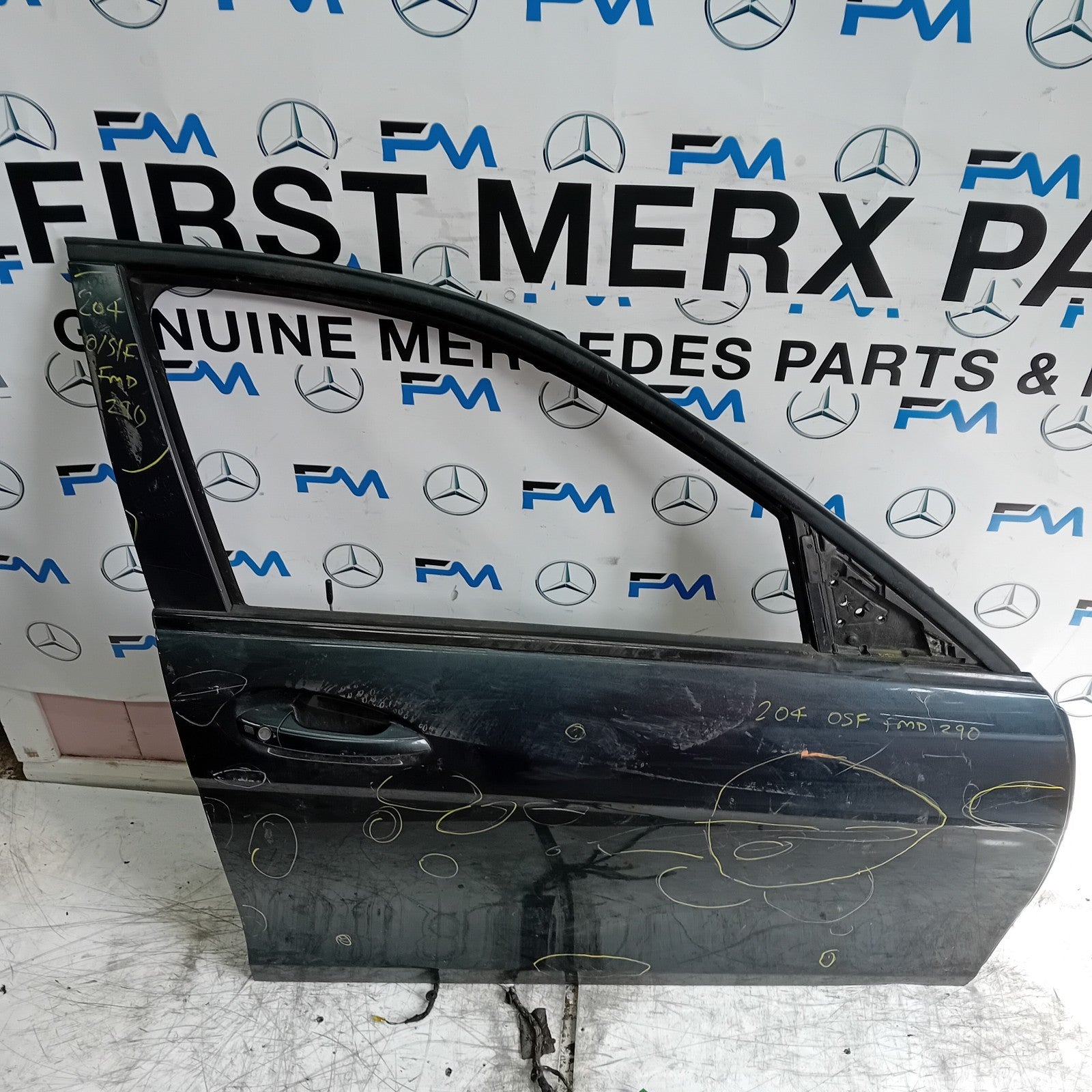 MERCEDES BEBZ C-CLASS W204 DRIVER SIDE FRONT DOOR OSF FMD290