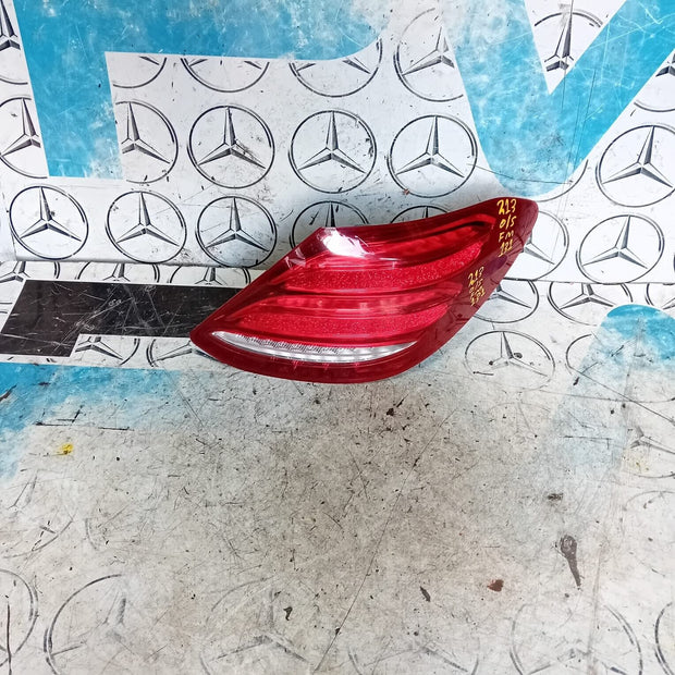 MERCEDES BENZ E-CLASS W213 DRIVER SIDE ( OFF SIDE ) TAIL LIGHT A2139068000