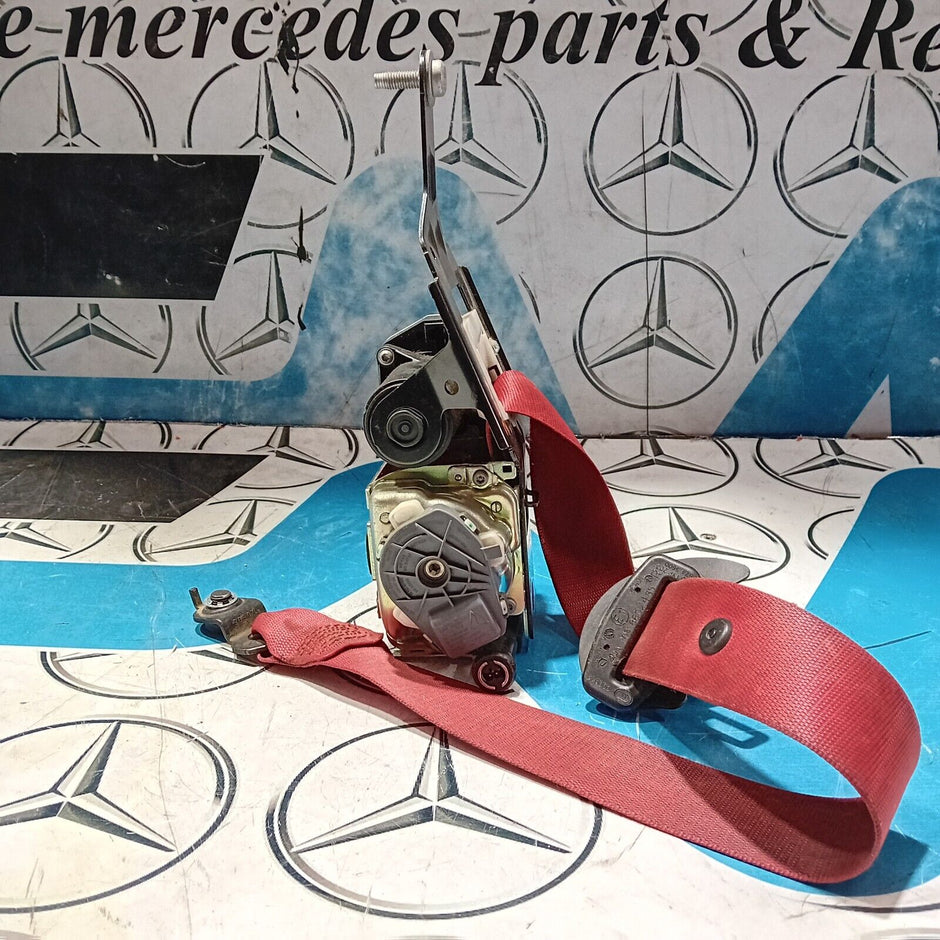 MERCEDES-BENZ C CLASS W204 (SALOON) S204 (ESTATE) O/S/F RED SEAT BELT 2048601885