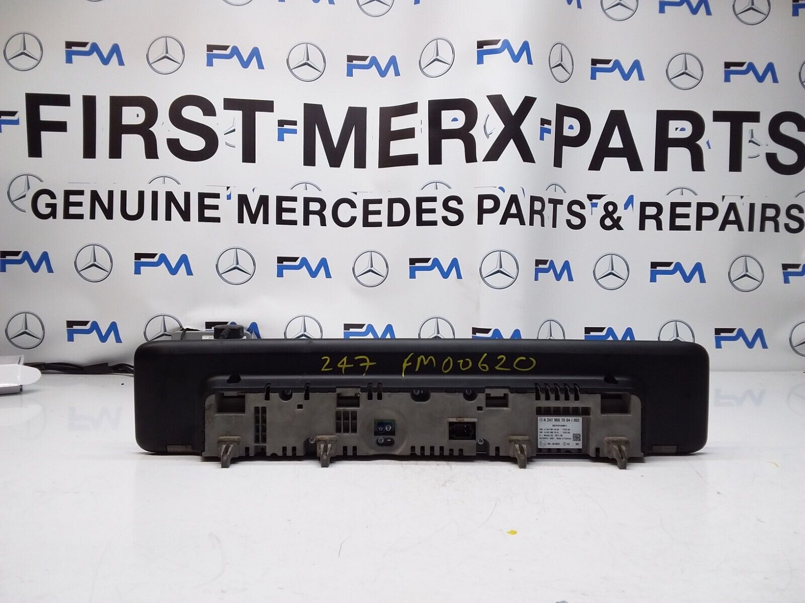 MERCEDES B-CLASS W247 DISPLAY SCREEN INSTRUMENT CLUSTER A2479007004 FM00620