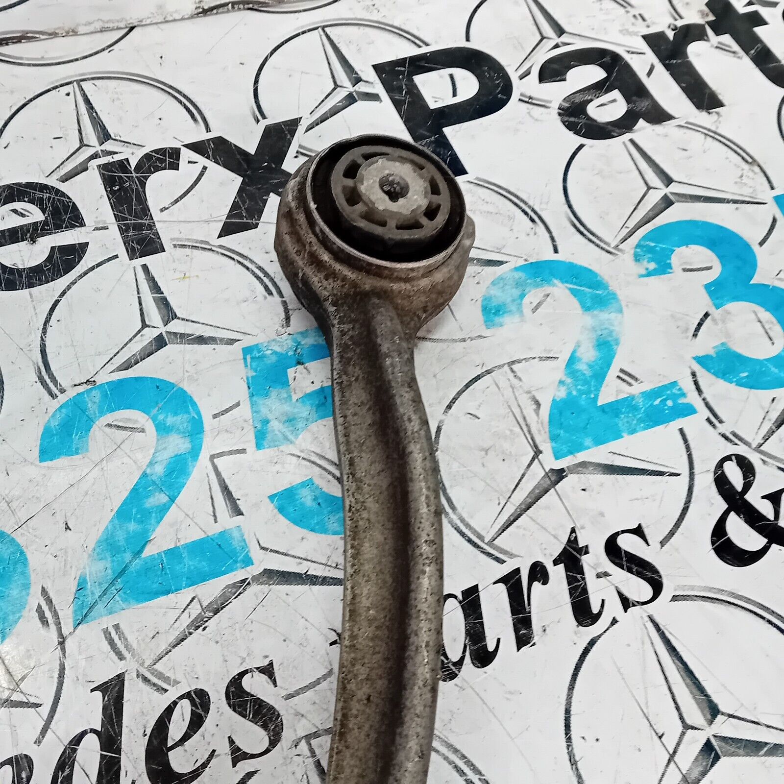 MERCEDES C-CLASS  W205 2014-2021 FRONT RIGHT SIDE WISHBONE CONTROL ARM FMW5