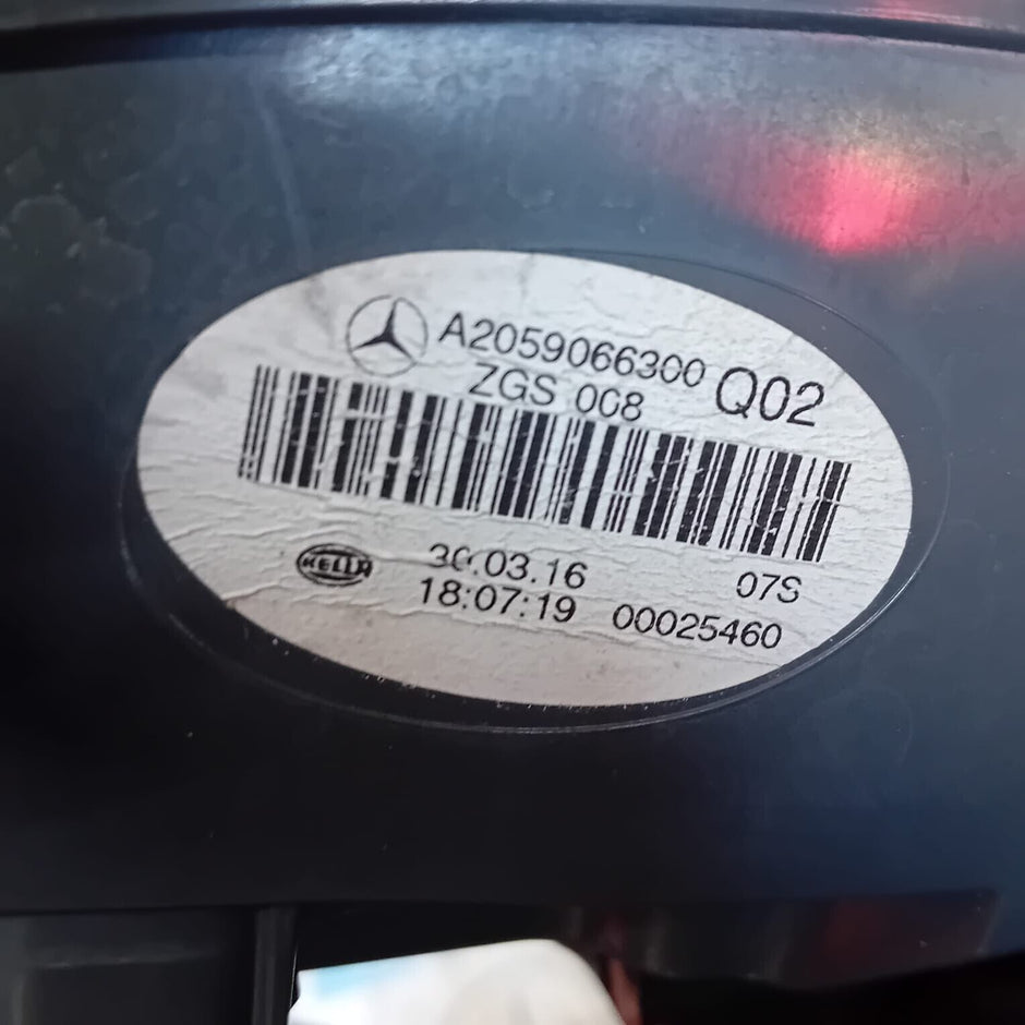 MERCEDES BENZ C-CLASS W205 COUPE PASSENGER SIDE ( N.S ) L.E.D TAIL LIGHT